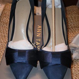 NIB Navy Suede Pump